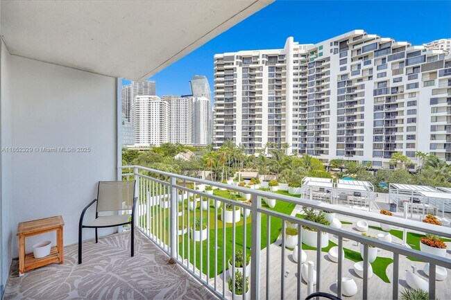 Building Photo - 770 Claughton Island Dr