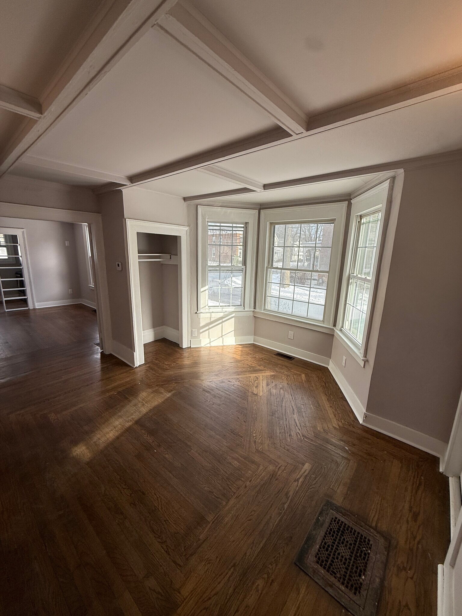 Building Photo - 184 Church St