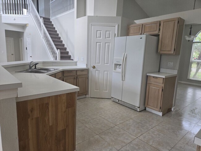 Building Photo - Deerfield - Spacious Home