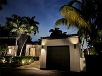 Building Photo - 7700 Coquina Dr