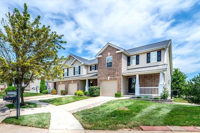 Building Photo - Gorgeous Updated 3 Bed 3 Bath Home Garage