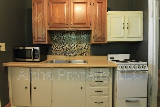 Building Photo - 301 Dupont Dr