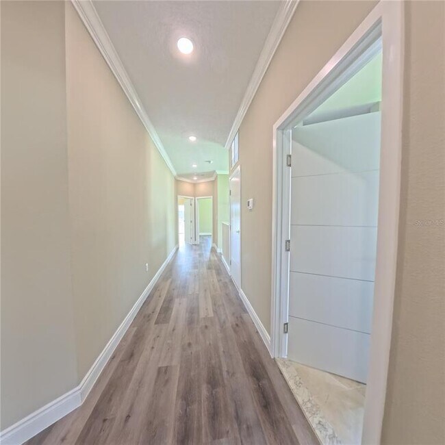 Building Photo - 1835 Brentwood Ct
