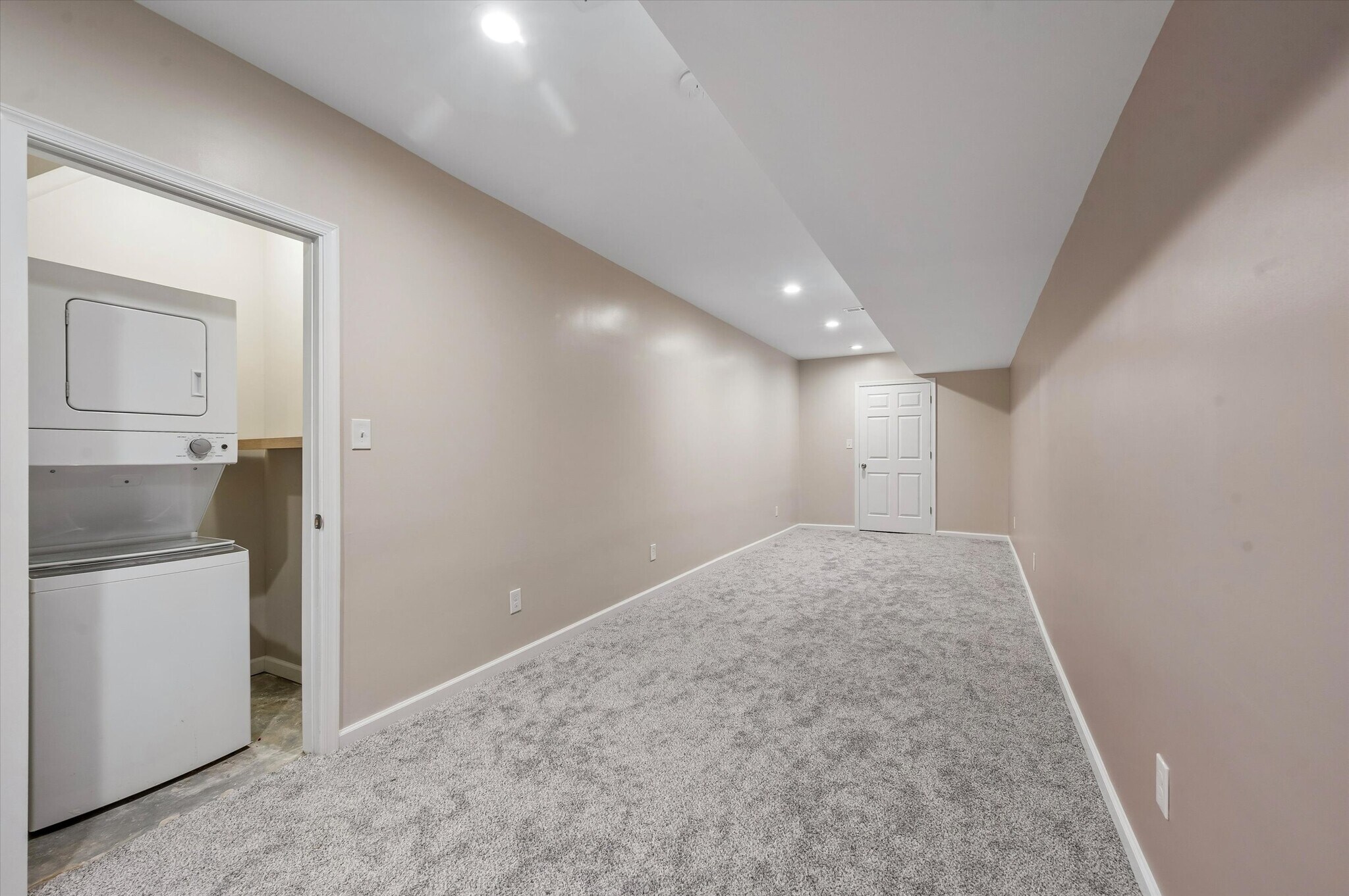 Building Photo - 743 S 52nd St