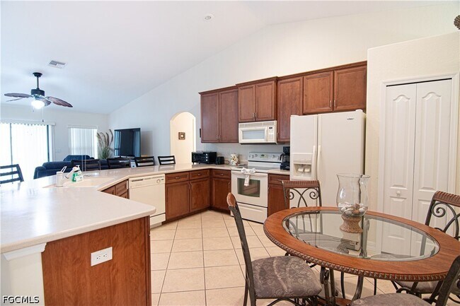 Building Photo - 5023 Agualinda Blvd