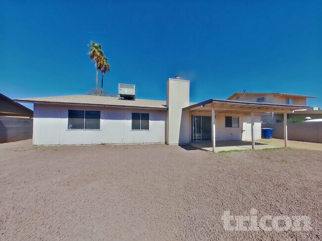 Building Photo - 313 W Nopal Pl