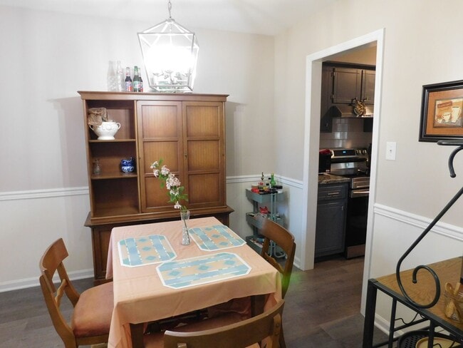 Building Photo - 842 Halifax Cir