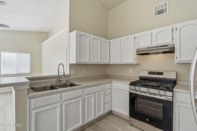 Building Photo - 11764 Balladeer Ave