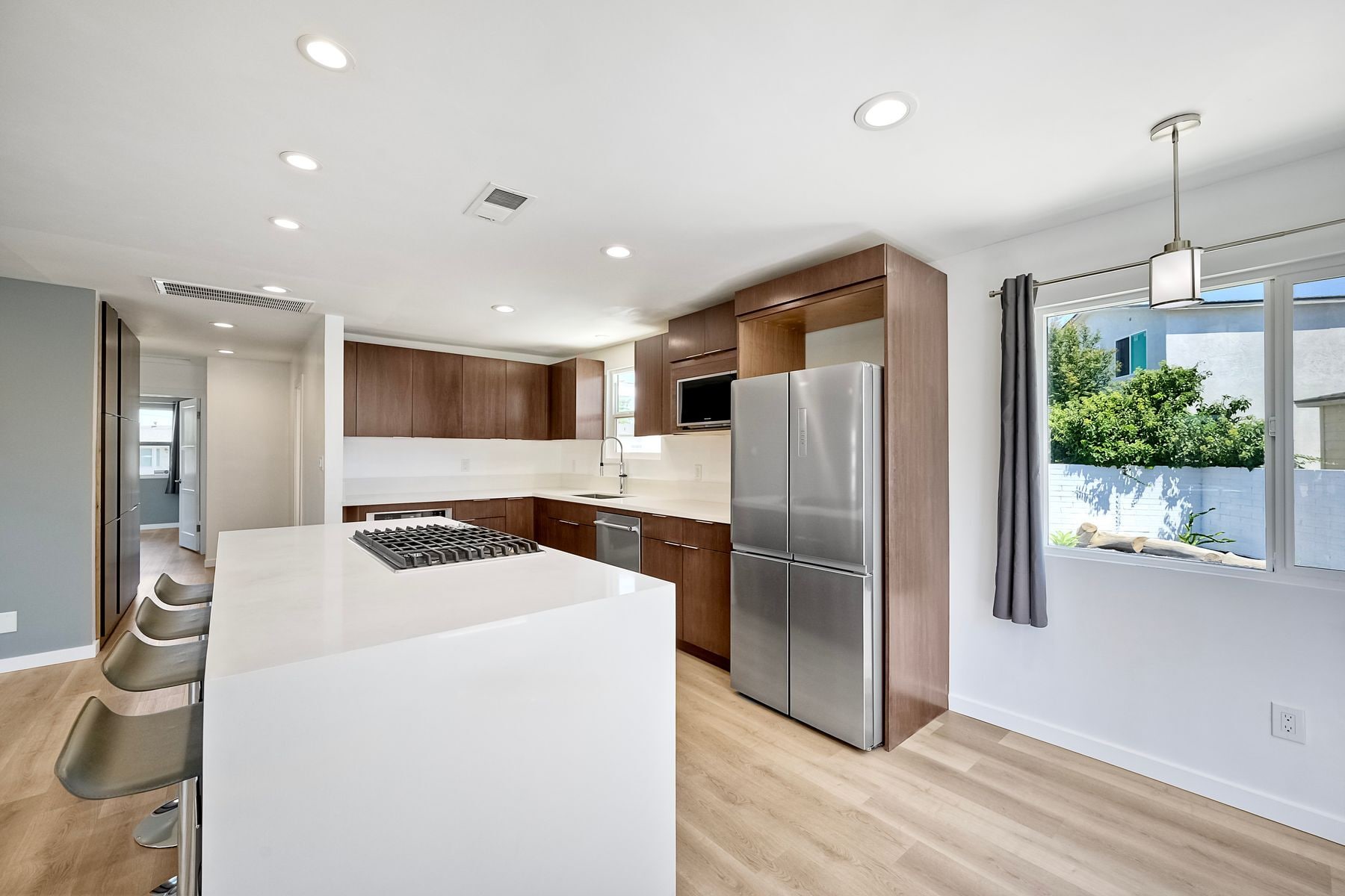 Building Photo - 6258 Pembroke Dr