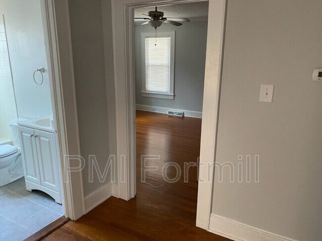 Building Photo - 465 Arch Dr