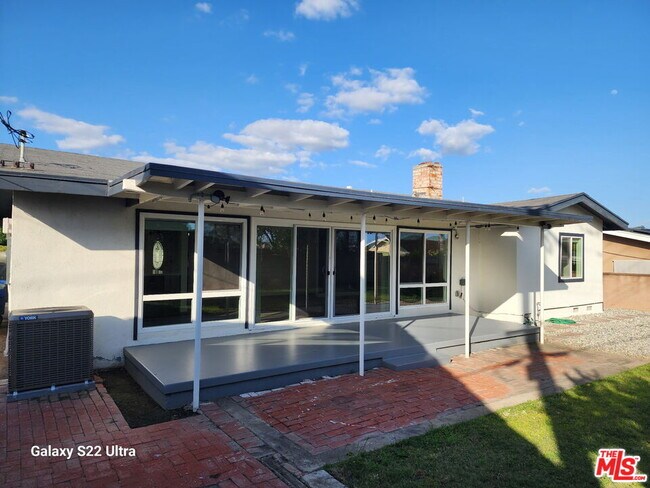 Building Photo - 15624 Gaymont Dr