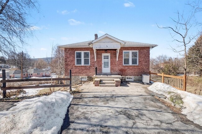 Building Photo - 44 Cedar Ave