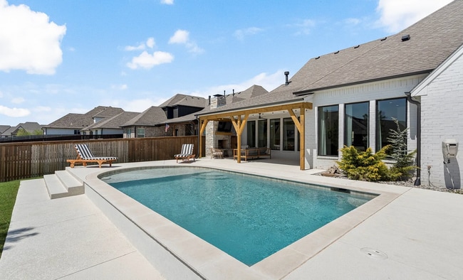 Building Photo - Gorgeous 4 bedroom & 4 Bath Luxury Home in...