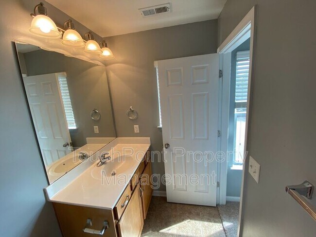 Building Photo - 9657 Turning Wheel Dr