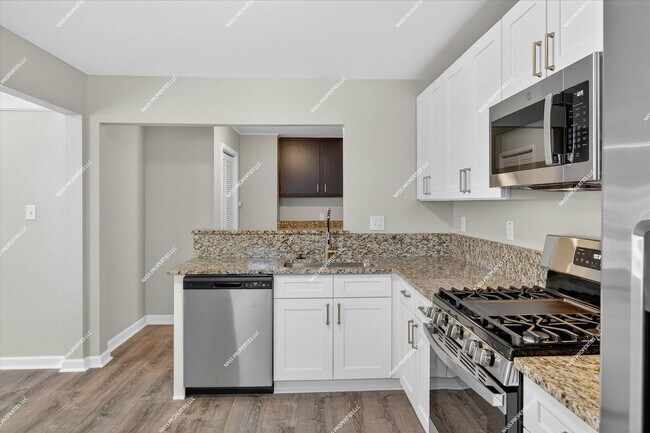 Building Photo - 28555 Stuart Ave