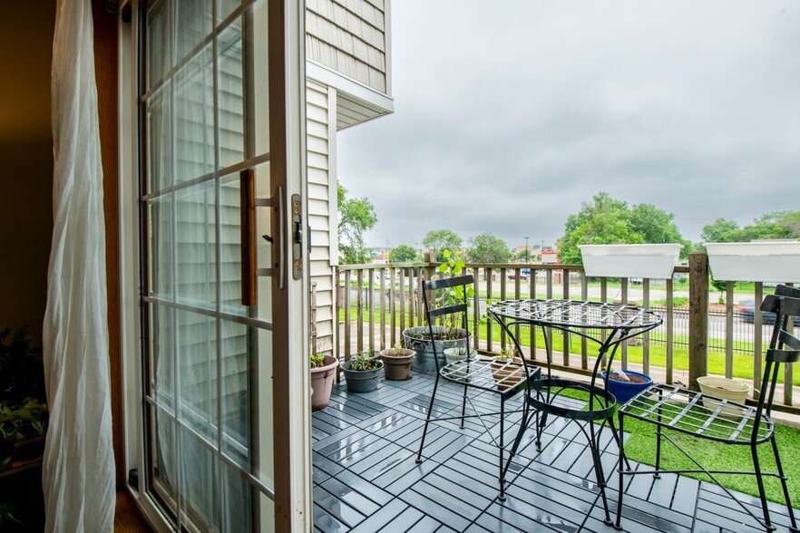 Building Photo - 5724 4th St NE