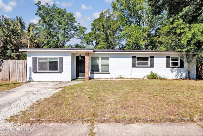 Primary Photo - 2930 Wycombe Dr W