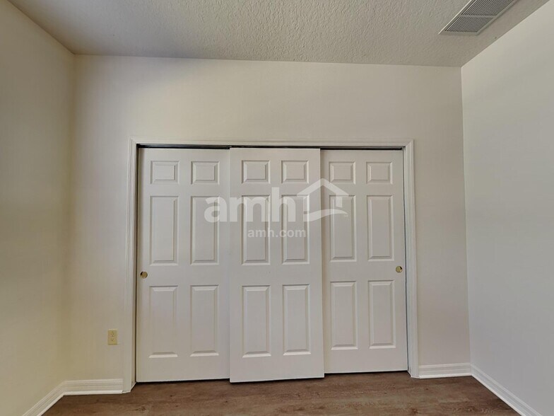 Building Photo - 213 Black Springs Ln