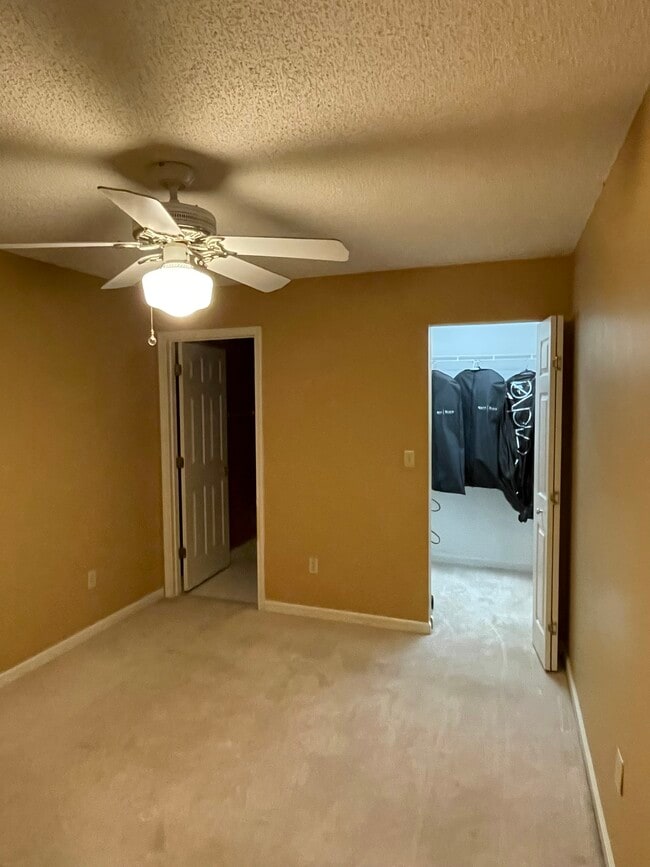 Building Photo - 11 Tisha Ln