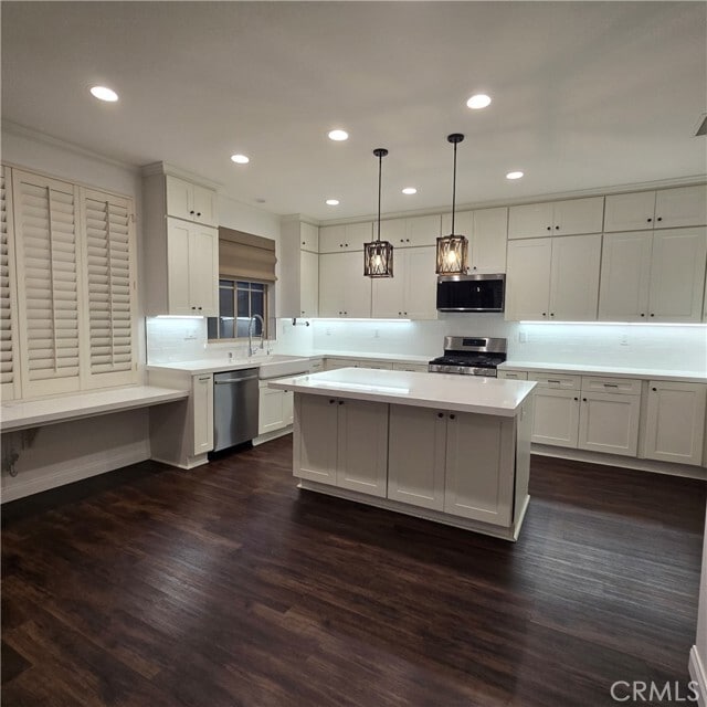 Building Photo - 53 Serenity