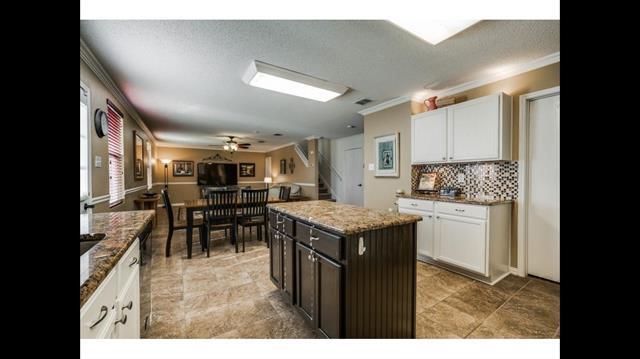 Building Photo - 5425 Comanche Wells Dr
