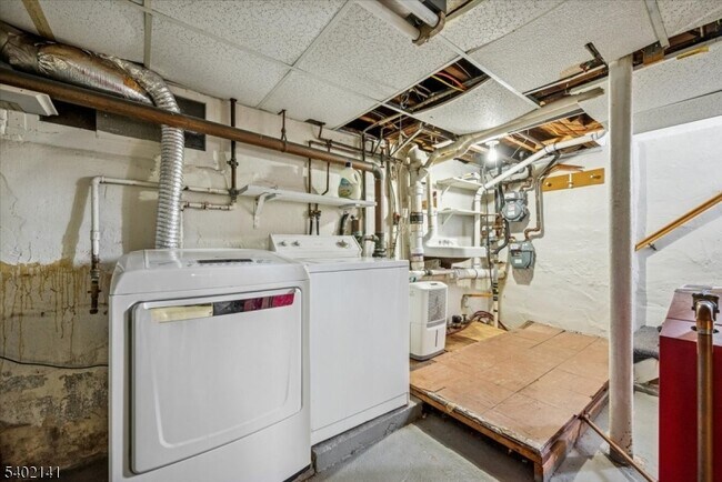 Building Photo - 16 Cross St