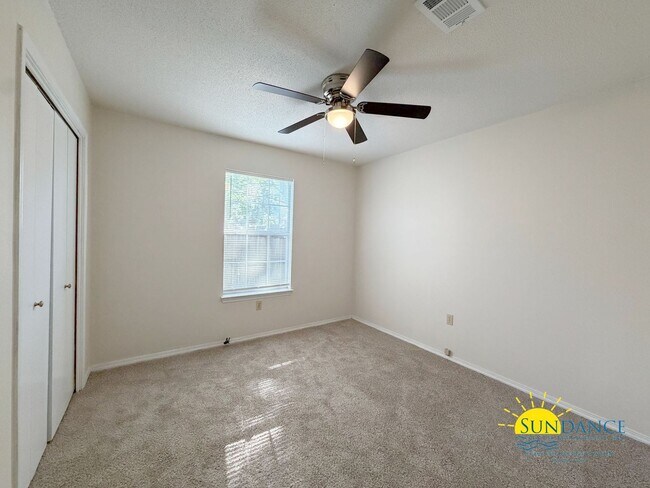 Building Photo - Nice 3 Bedroom Home Close to Eglin and Hurlburt Field AFB!