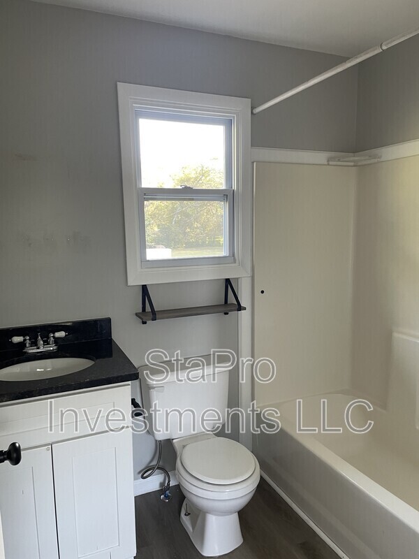 Building Photo - 122 Bellar Dr