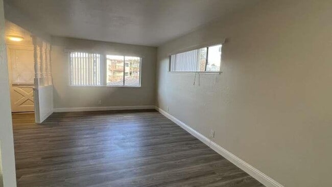 Building Photo - 1281 Saratoga Ave