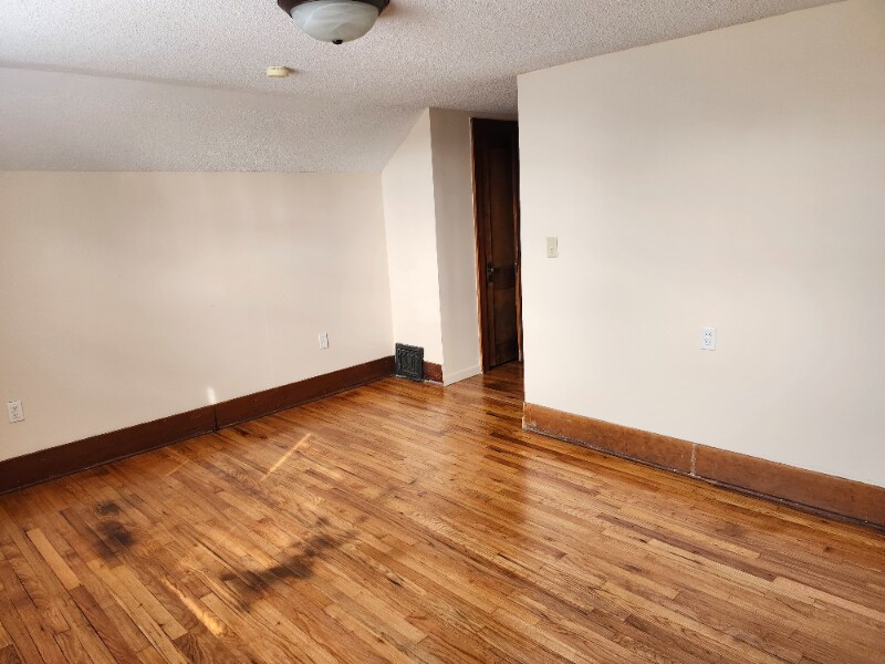 Building Photo - 3117 S 60th St