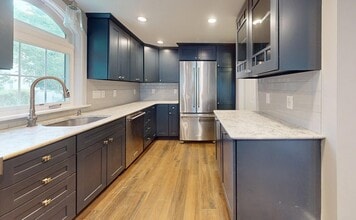 Building Photo - 55 Brentwood St