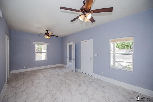 Building Photo - 889 W 1st St