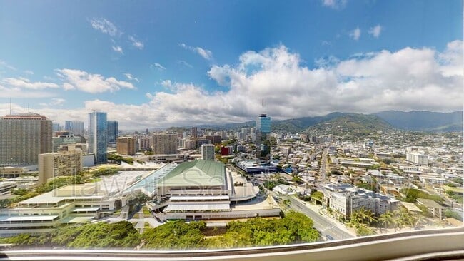 Building Photo - 1717 Ala Wai Blvd