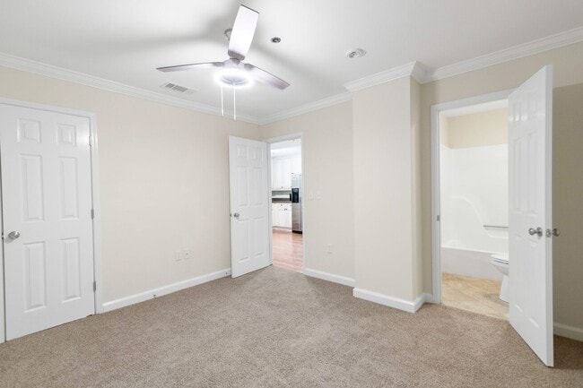 Building Photo - Rare Find! 2 Bedroom 2 Bath Condo at Magnolia Plaza