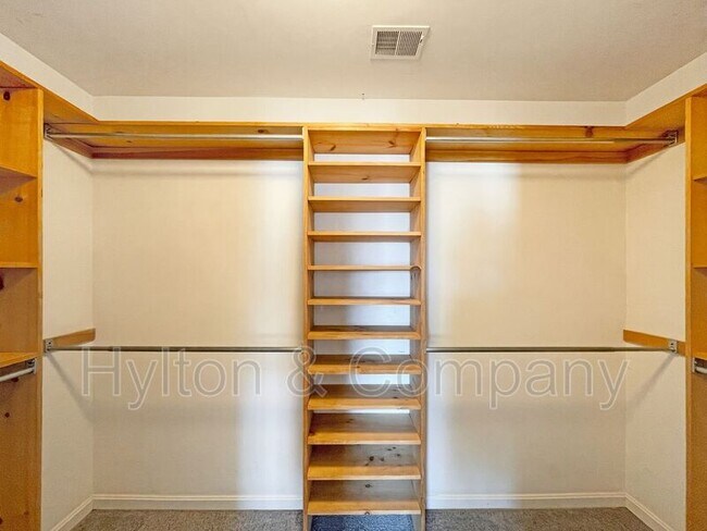 Building Photo - 15716 Palermo Terrace