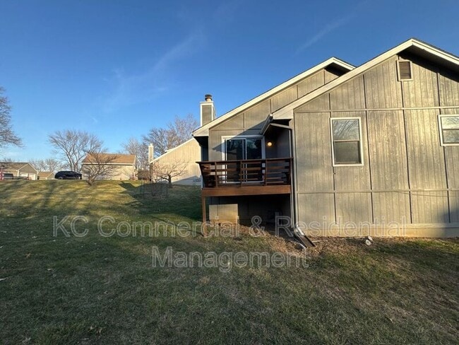 Building Photo - 5716 N London Ave