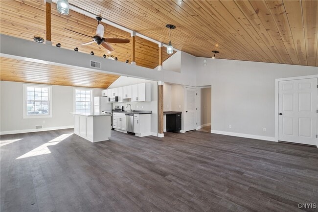 Building Photo - 201 Highbridge St