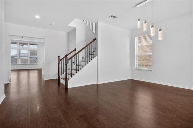 Building Photo - 8728 Maple Ridge Trail