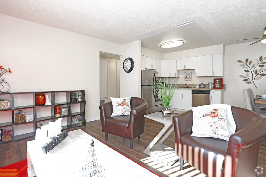 Primary Photo - Villa Regia Apartments