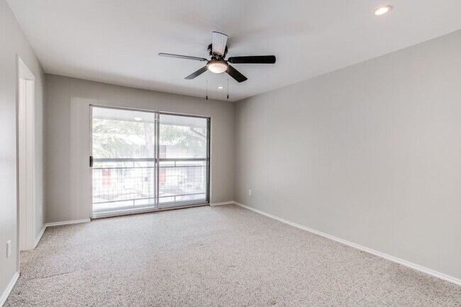 Building Photo - 4616 W Lovers Ln
