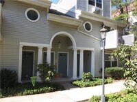 Building Photo - 36 Greenridge Ave