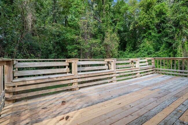 Building Photo - 2405 Jefferson Dr