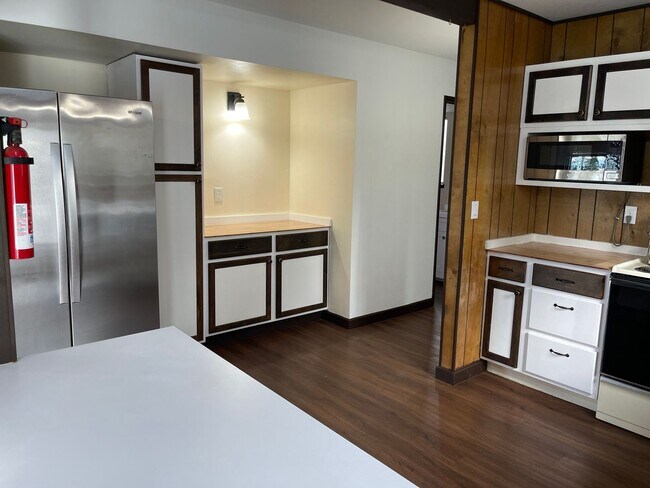 Building Photo - Magalia- 3 bedroom 2 bathroom, 2 story, detached garage, extra lot available