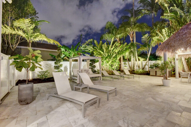 Building Photo - 6298 Sand Hills Cir