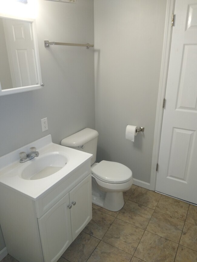 Bathroom - 212 William St