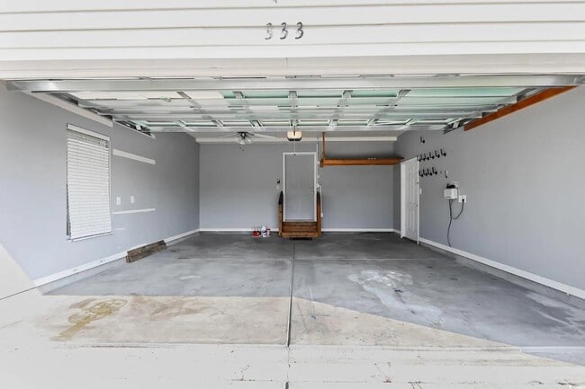 Building Photo - 333 Walden Lake Rd