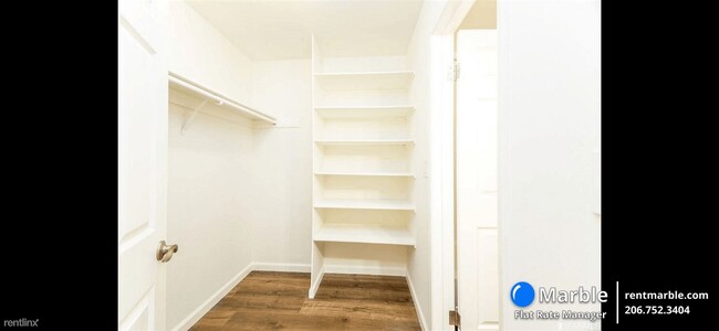 Building Photo - Studio, 1 bath Condo - 1614 Hudson St Apt 217