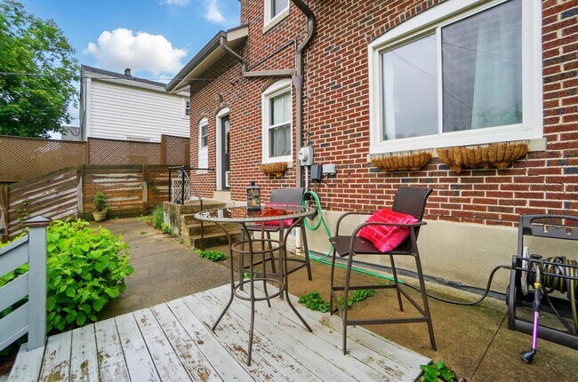 Building Photo - 3000 Hillside Ave