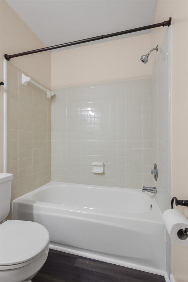 Building Photo - 1901 Gina Dr