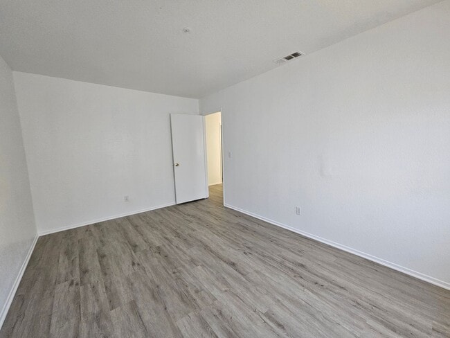 Building Photo - ***ALL BRAND NEW INSIDE***3 BED 2 BATH